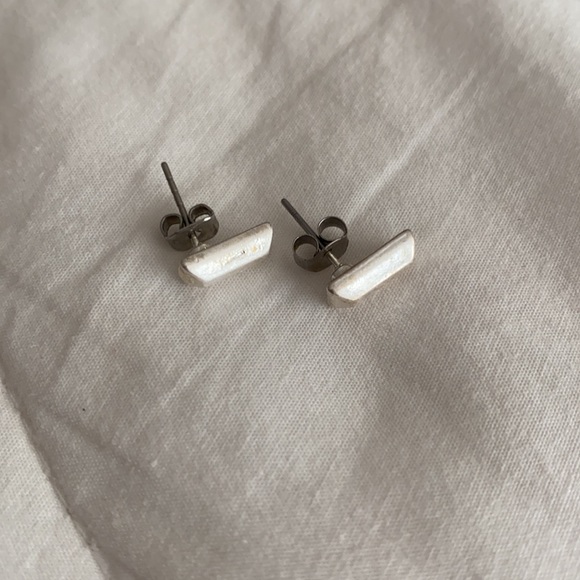🫟5 FOR $25🫟 Bar Post Earrings - Picture 3 of 3